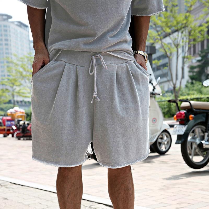 Men's Fashion Loose Short Sleeve T-shirt and Shorts Set - Image 4